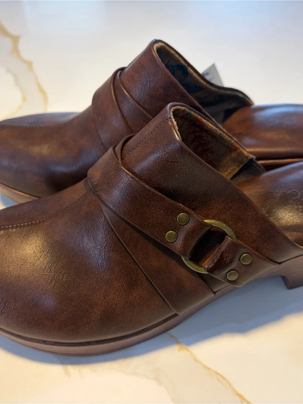 b.o.c. Born Concept Brown Leather Clogs Mules Women’s Size 9 Buckle Comfort